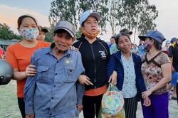 Vụ lật ghe trên sông Thu Bồn: Đưa thi thể 2 nạn nhân lên bờ