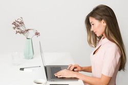 Chị em văn phòng muốn hết mỡ bụng cần làm ngay những điều này
