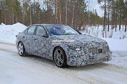 Mercedes-AMG C 53 2022 lộ ảnh thử nghiệm, sức mạnh lên tới 400 mã lực