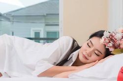 Tưởng con gái đại gia chân đất vì yêu đương mà tương tư sầu muộn, hóa ra mắc bệnh vì hương thơm và lời khuyên của bác sĩ