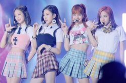 Nếu các nhóm nữ K-Pop cùng ngồi chung một lớp học, bạn sẽ kết thân với ai?
