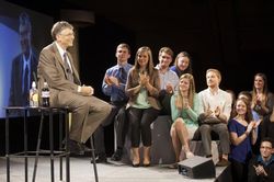 10 lời khuyên từ Bill Gates: 'Thế giới này không quan tâm đến cái tôi của bạn đâu!'
