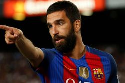 Arda Turan bất ngờ tố giác bị Barca đối xử tệ bạc