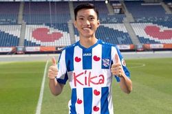 Bóng đá Việt Nam hôm nay: Heerenveen đề nghị gia hạn hợp đồng Văn Hậu. Quang Hải lọt TOP ngôi sao hứa hẹn