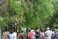 Mẹ khóc thảm khi con trai lớp 8 đi tắm sông cùng bạn học bị nước cuốn trôi mất tích