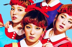 Red Velvet, EXO khiến fan nhầm lẫn vì mặc đồ giống hệt nhau