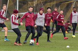 Bóng đá Đức lại thêm ca dương tính với Covid-19, Bundesliga liệu có thể trở lại?