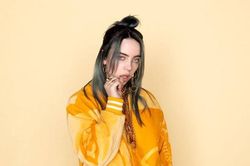 Billie Eilish đang viết ca khúc mới về cách ly xã hội