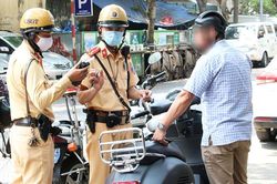 Cảnh sát giao thông tăng cường xử lý vi phạm quy định về nồng độ cồn, sử dụng ma túy