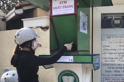 Trường CĐ Y tế Lâm Đồng sáng tạo máy 'ATM khẩu trang'