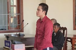 Gã trai chối tội sát hại mẹ