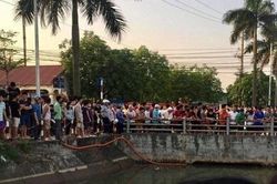 Nhảy xuống mương để tắm, hai bác cháu đuối nước tử vong