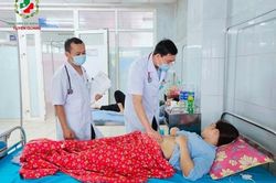 25 người nhập viện do ngộ độc thực phẩm