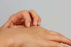 Ngứa da có thể cảnh báo thiếu hụt canxi