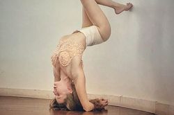 Cô gái nổi tiếng sau màn khoe tài uốn dẻo hiếm ai làm được