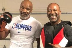 Mike Tyson đầy dũng mãnh và thiện chiến ở tuổi 53