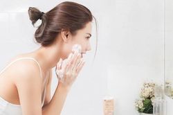 5 mẹo rửa mặt cho da sạch sâu, căng bóng bất chấp nắng hè