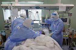 Trung Quốc chưa nới lỏng phòng dịch, Hàn đổi hướng dẫn đối phó dịch