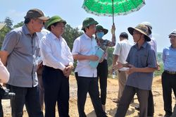 Kiểm tra tiến độ giải phóng mặt bằng đoạn cao tốc Cam Lộ - La Sơn