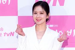 Jang Nara xuất hiện với làn da em bé ở tuổi 39