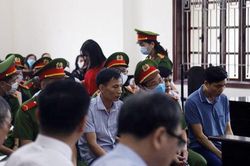 Phụ huynh Hòa Bình không hiểu vì sao con được nâng 14,95 điểm
