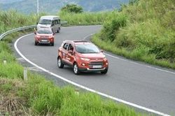 Những quy tắc quan trọng cần biết khi lái xe ô tô ở tốc độ cao