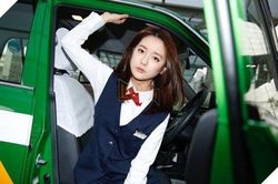 Nữ tài xế taxi Nhật Bản đổi đời sau khi nổi tiếng trên mạng