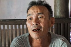 'Không ai ép dân từ chối nhận tiền hỗ trợ dịch Covid-19'