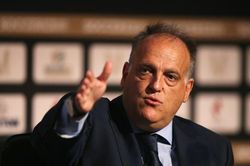 Liga quy định cấm chi đậm, Real và Barca khó tạo 'bom tấn'