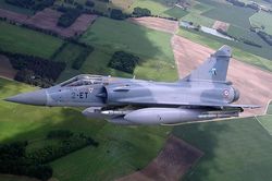 Nguyên nhân khiến Việt Nam không mua được tiêm kích Mirage-2000 của Pháp