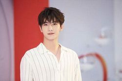 Những ngôi sao Hoa Ngữ trùng tên nhưng không cùng mệnh, có sự nghiệp trái ngược nhau: Thêm 1 Dương Dương