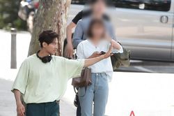 Ảnh chụp lén Won Bin (42 tuổi) trên phố khiến Knet điên đảo: Lee Na Young mất chồng như chơi!