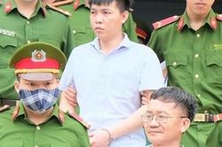 Phó trưởng Ban chấm thi nhắn Phó hiệu trưởng nhận tội một mình