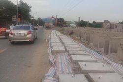 Mối hiểm họa từ công trình thi công trên đường đến biển Thiên Cầm
