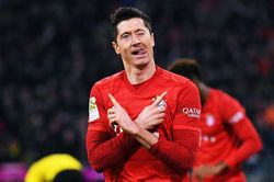 Siêu tiền đạo Bundesliga: 9 phút ghi 5 bàn là kỷ lục quá ngầu
