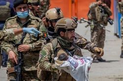 Vừa ra đời đã gặp cảnh giết chóc - hiện thực tàn nhẫn ở Afghanistan