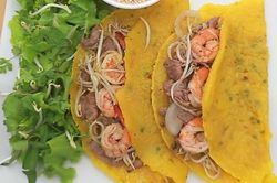 Trổ tài làm bánh xèo ngon miệng ngày hè