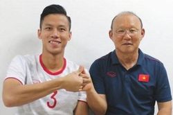 HLV Park căn dặn Quế Ngọc Hải uống ít bia trong ngày sinh nhật