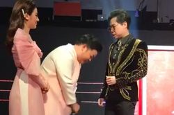 Quang Lê cúi đầu xin lỗi Ngọc Sơn vì đến trễ 6 tiếng