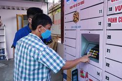 Độc đáo 'ATM nhu yếu phẩm' miễn phí cho người dân có hoàn cảnh khó khăn tại TPHCM