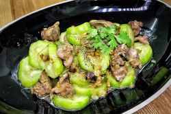 Cách làm món lòng gà xào mướp hương vừa ngon lại vừa bổ dưỡng