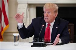 Tổng thống Trump dọa áp thuế buộc các công ty Mỹ rời khỏi Trung Quốc