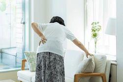 Giải pháp hỗ trợ xua tan đau nhức ở người bị bệnh xương khớp