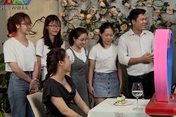 Đi hẹn hò, cô gái dẫn cả họ hàng tới xem mặt bạn trai