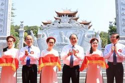 Thủ tướng dự khánh thành Đền thờ Gia tiên Chủ tịch Hồ Chí Minh