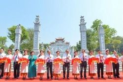 Thủ tướng dự khánh thành nhiều công trình chào mừng kỷ niệm 130 năm sinh nhật Chủ tịch Hồ Chí Minh ở Nghệ An