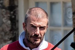 Tóc David Beckham mọc với 'tốc độ ánh sáng'