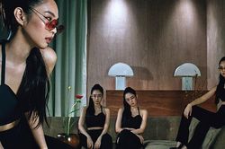 Jennie Blackpink xấu hổ tiết lộ lý do 'ngu ngốc' khiến cô bị thương ở chân