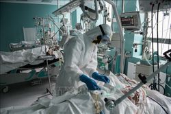 Nga thêm 9.709 ca mắc COVID-19, 70.000 người vi phạm chế độ tự cách ly