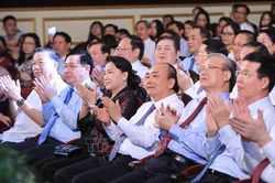 Lãnh đạo Đảng, Nhà nước dự Chương trình nghệ thuật đặc biệt 'Dâng Người tiếng hát mùa Xuân'